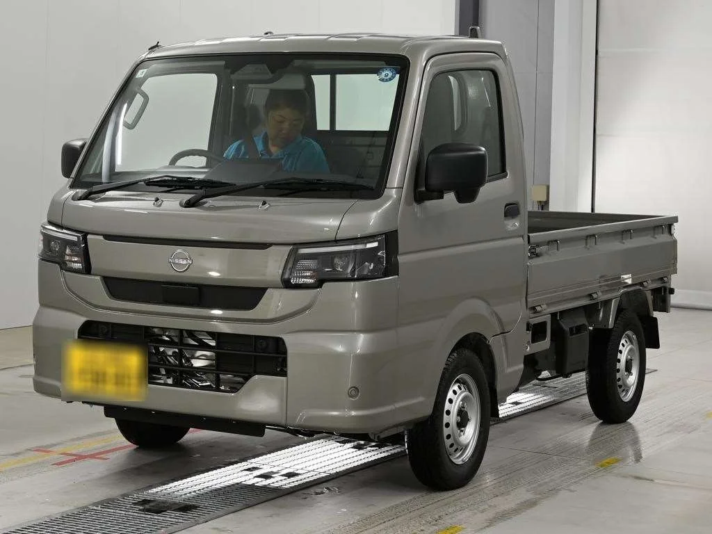 Nissan NT100 Clipper DR16T 2026